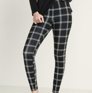 Old Navy Extra High-Waisted Stevie Plaid Black & White Skinny Ankle Pants